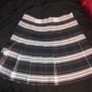 pleated skirt